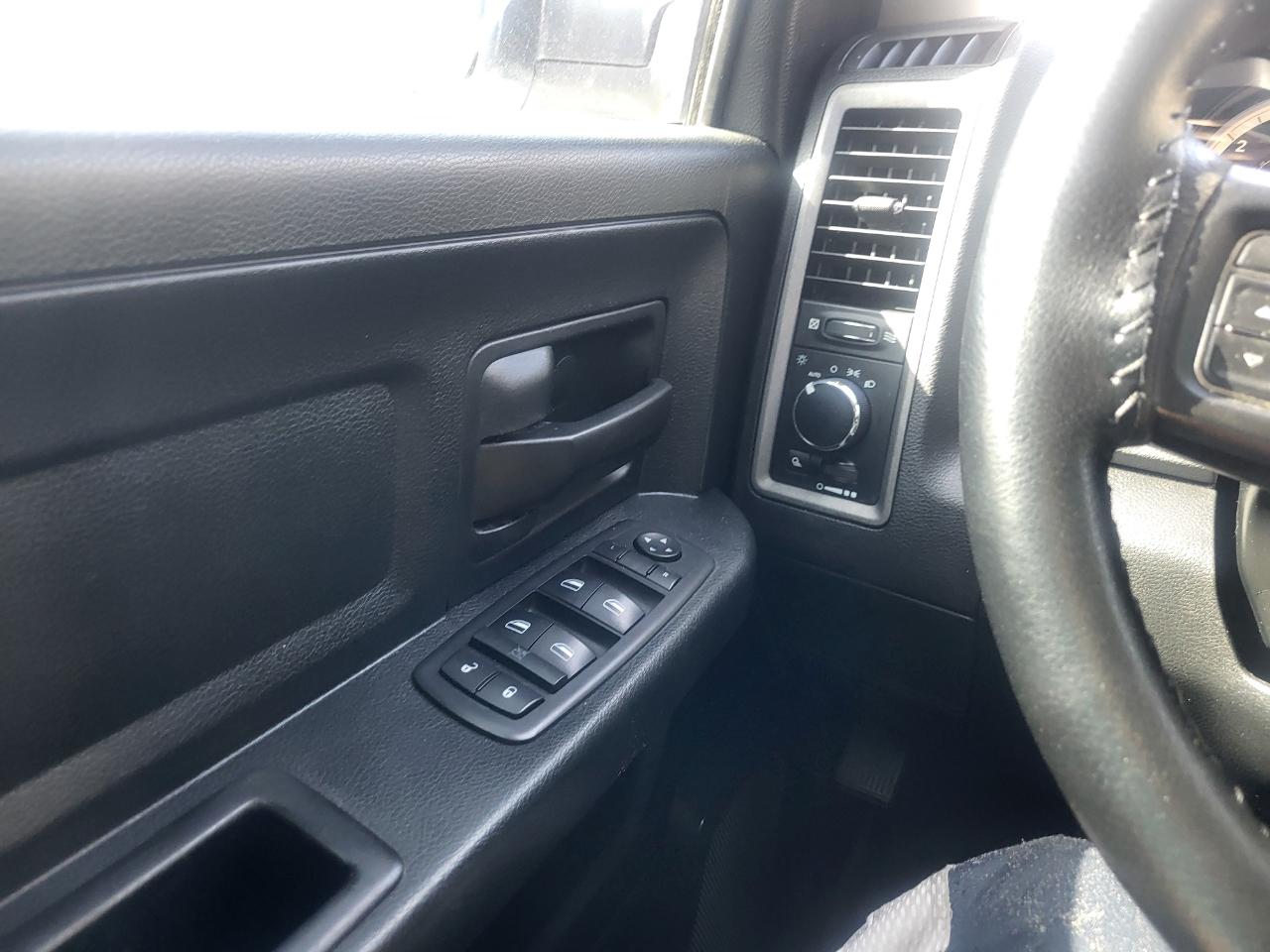 RAM 1500 Tradesman Quad Cab 2WD 2017