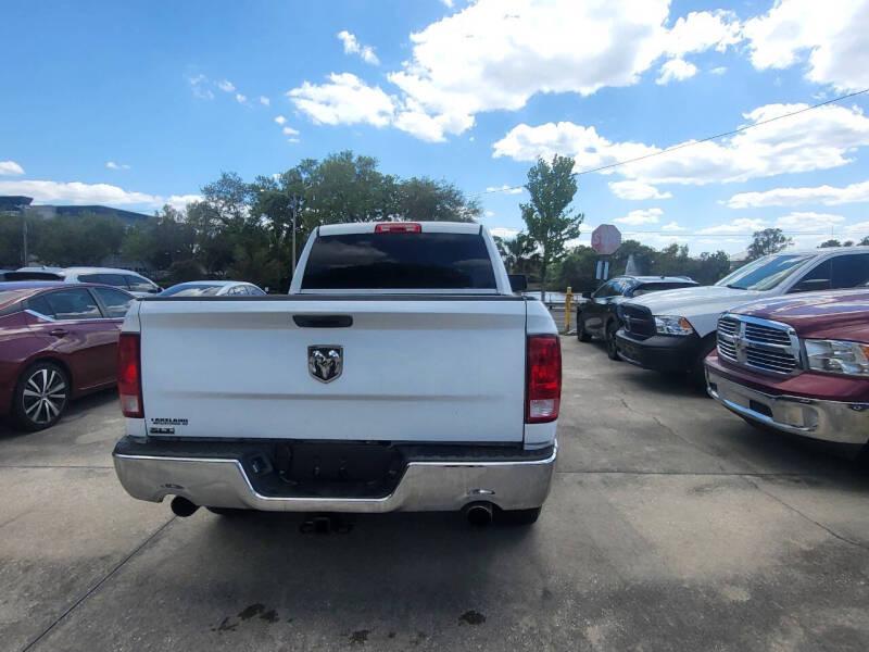 RAM 1500 SLT Quad Cab 2WD 2016