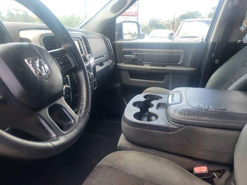 RAM 1500 SLT Quad Cab 2WD 2016