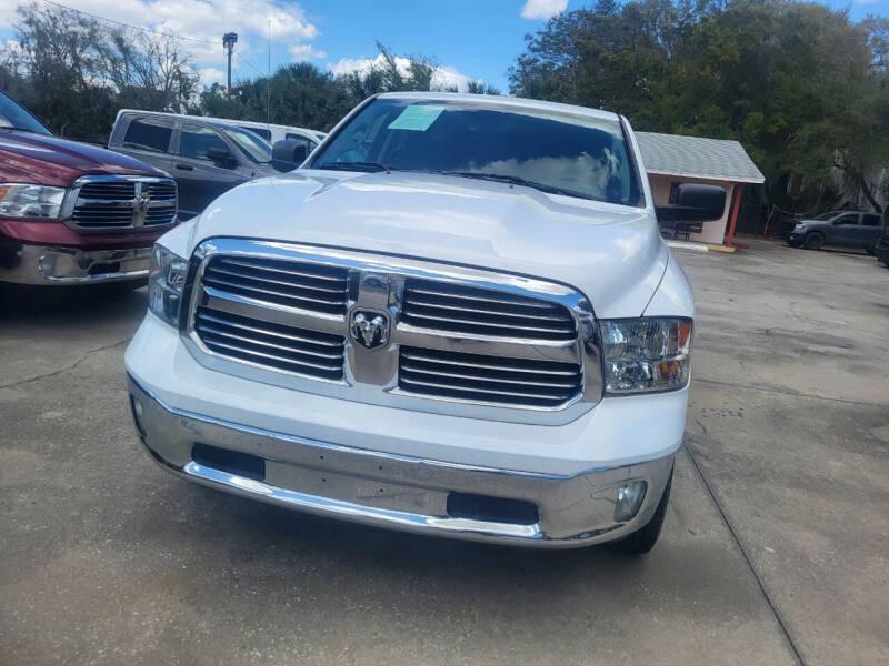 RAM 1500 SLT Quad Cab 2WD 2016