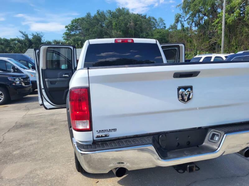 RAM 1500 SLT Quad Cab 2WD 2016