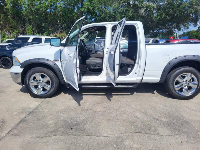 RAM 1500 SLT Quad Cab 2WD 2016
