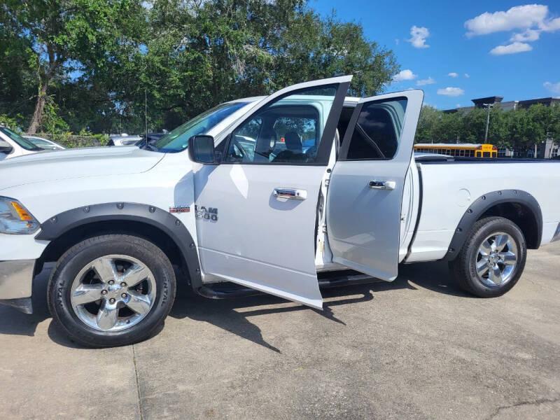 RAM 1500 SLT Quad Cab 2WD 2016