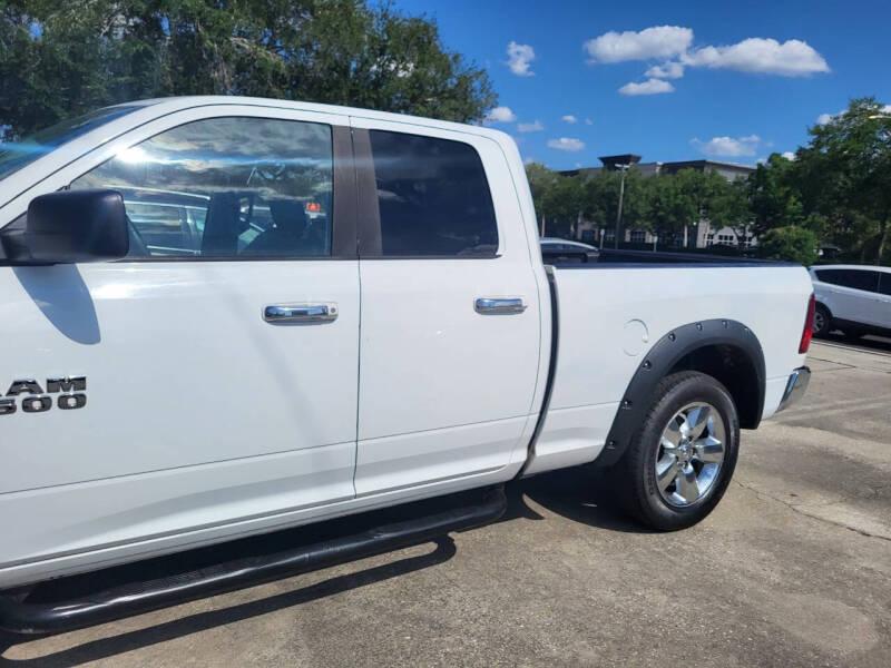 RAM 1500 SLT Quad Cab 2WD 2016