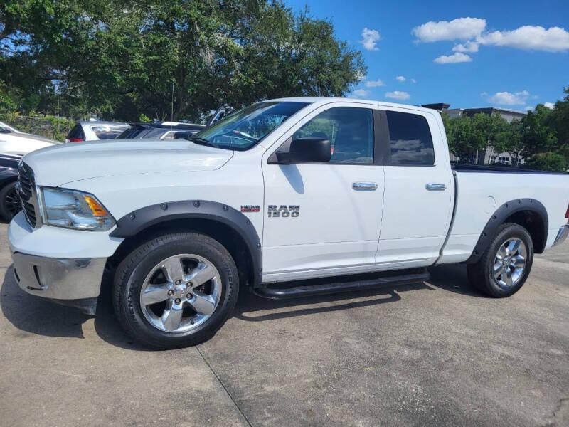 RAM 1500 SLT Quad Cab 2WD 2016