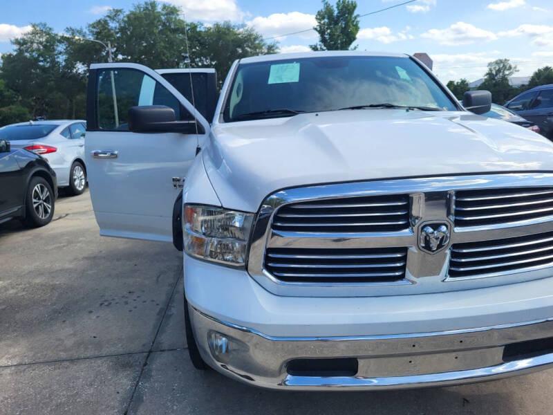 RAM 1500 SLT Quad Cab 2WD 2016