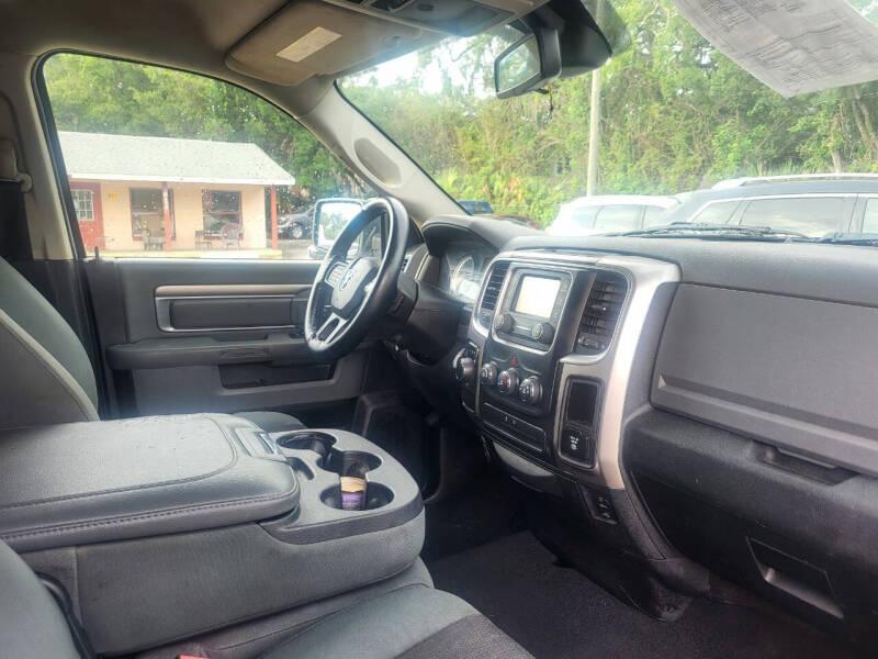 RAM 1500 SLT Quad Cab 2WD 2016