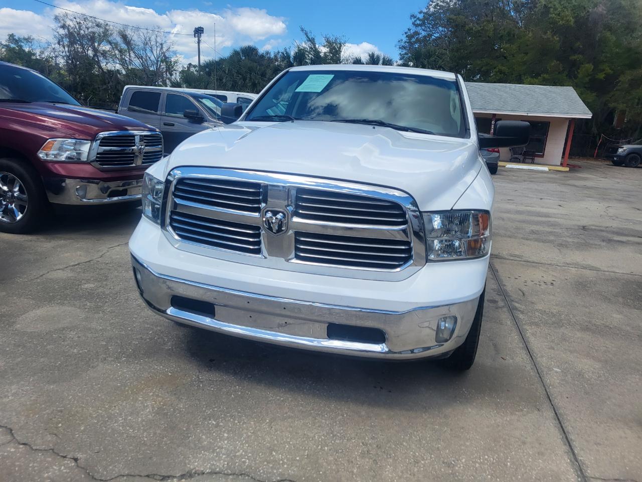 RAM 1500 SLT Quad Cab 2WD 2016