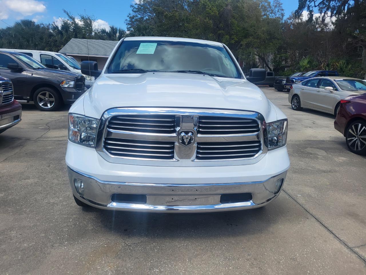 RAM 1500 SLT Quad Cab 2WD 2016