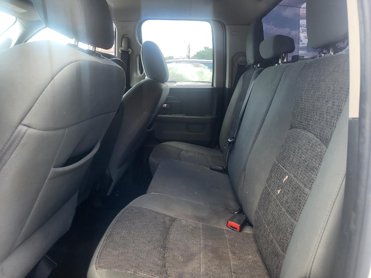 RAM 1500 SLT Quad Cab 2WD 2016