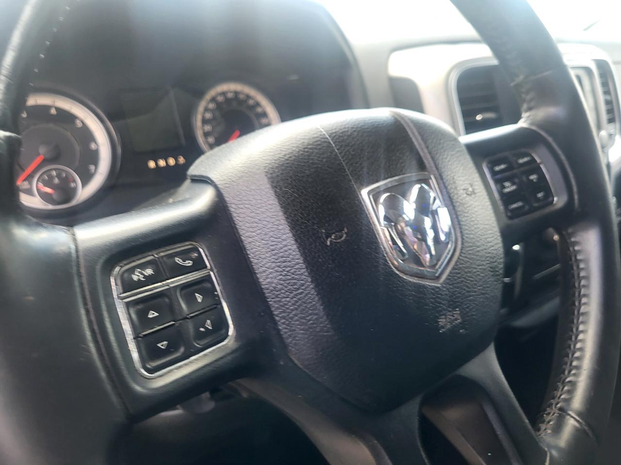 RAM 1500 SLT Quad Cab 2WD 2016