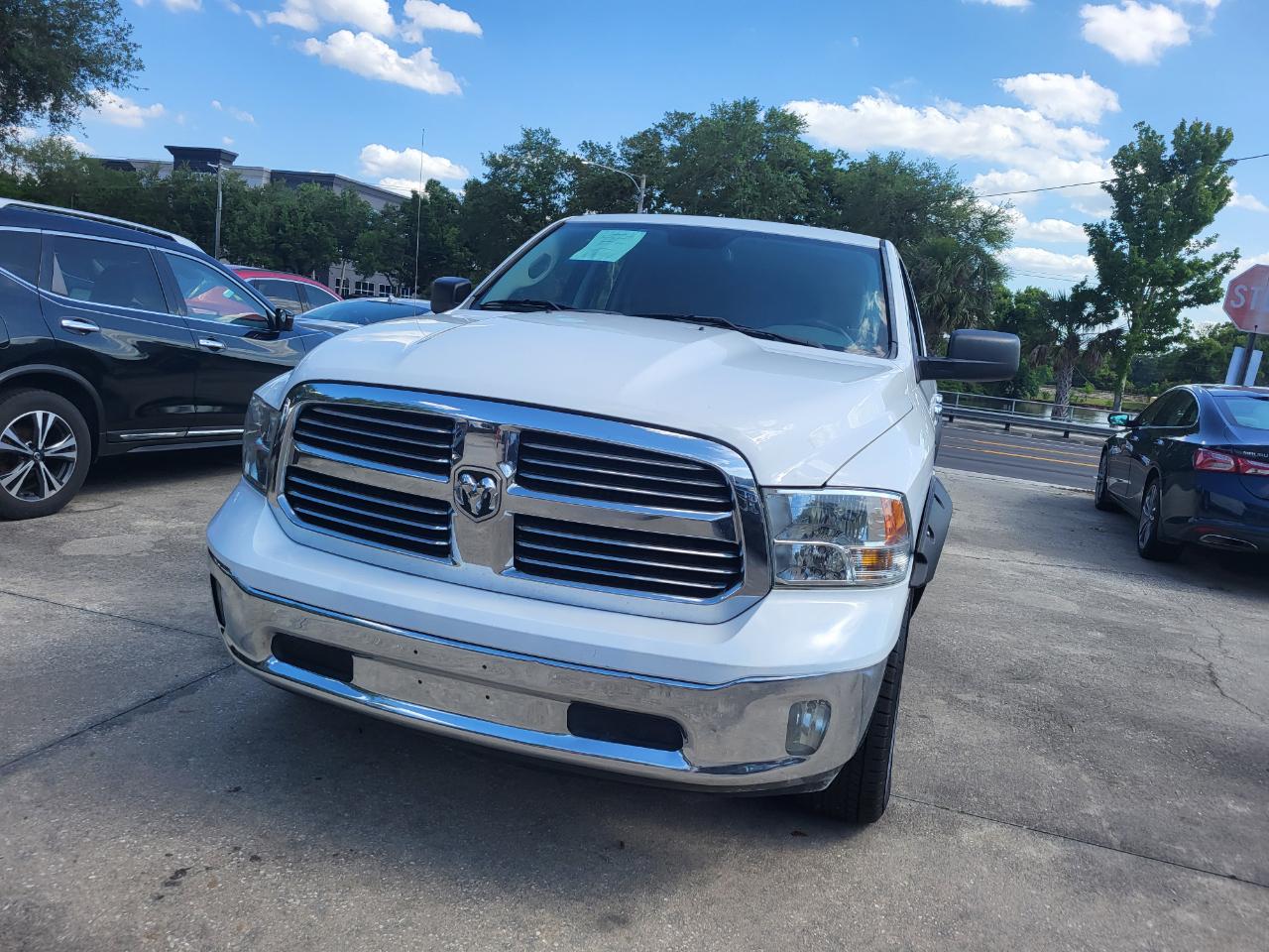 RAM 1500 SLT Quad Cab 2WD 2016