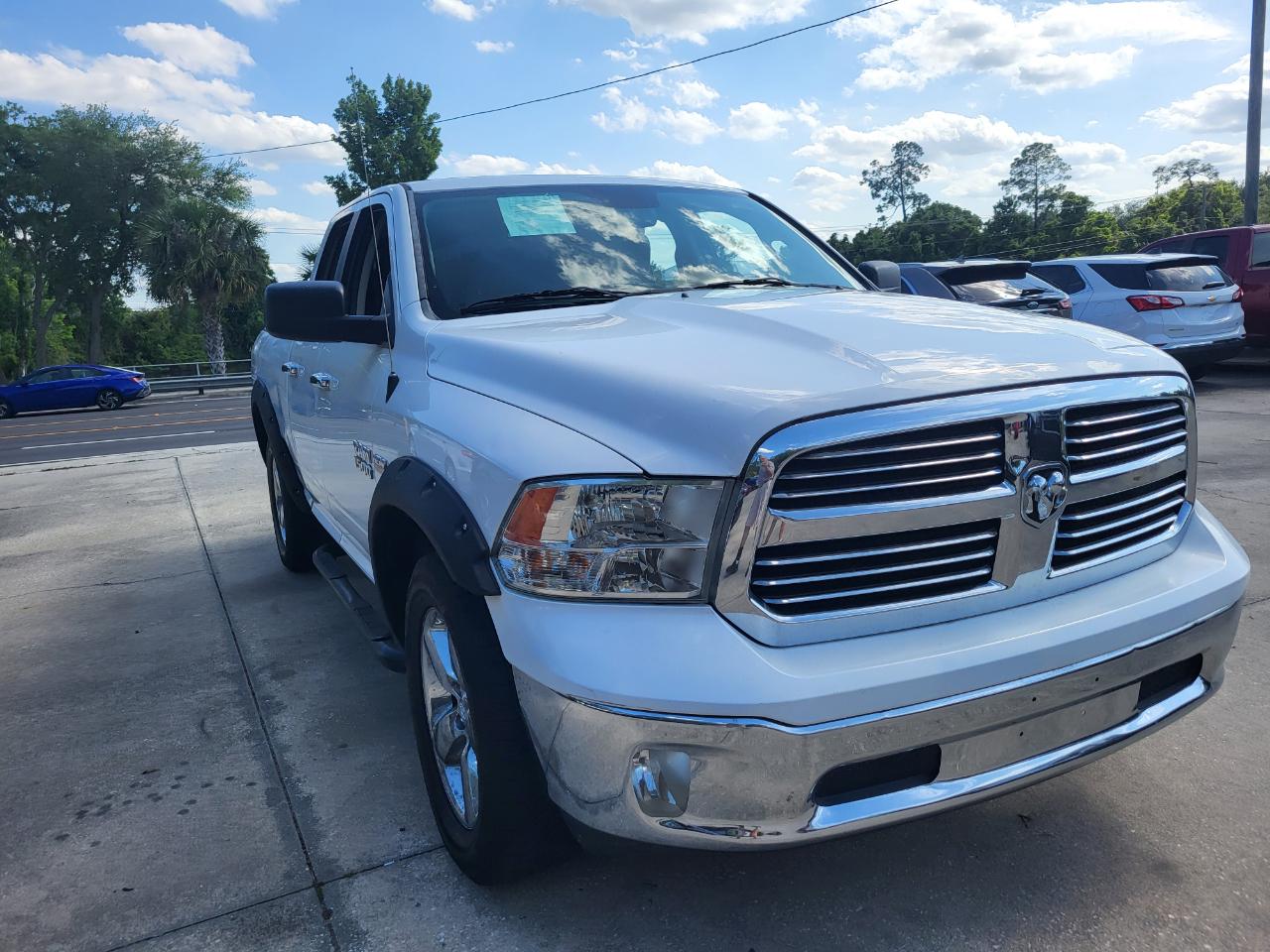 RAM 1500 SLT Quad Cab 2WD 2016