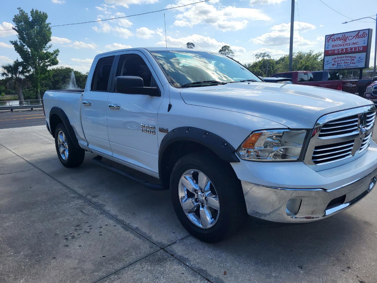 RAM 1500 SLT Quad Cab 2WD 2016
