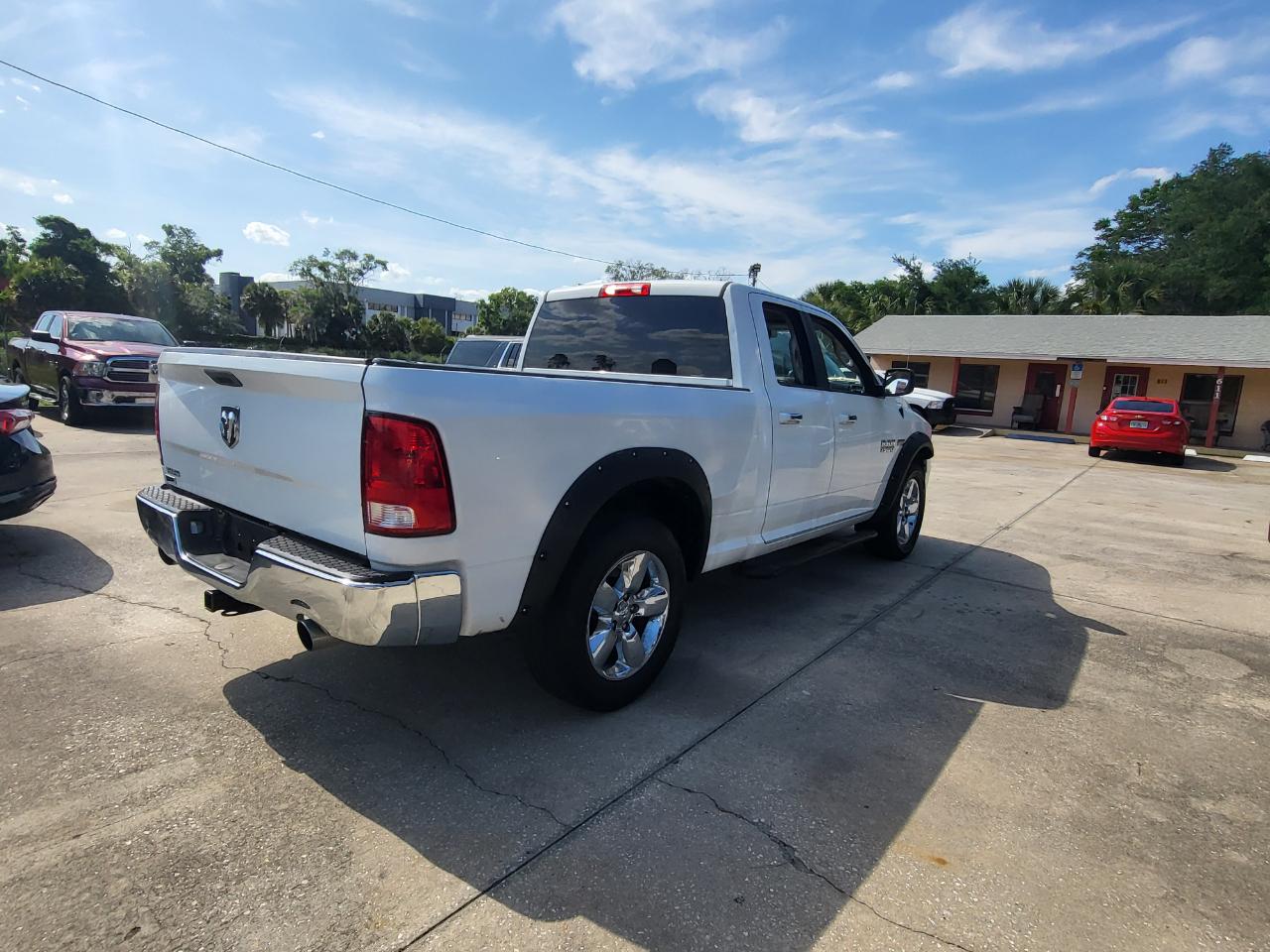 RAM 1500 SLT Quad Cab 2WD 2016