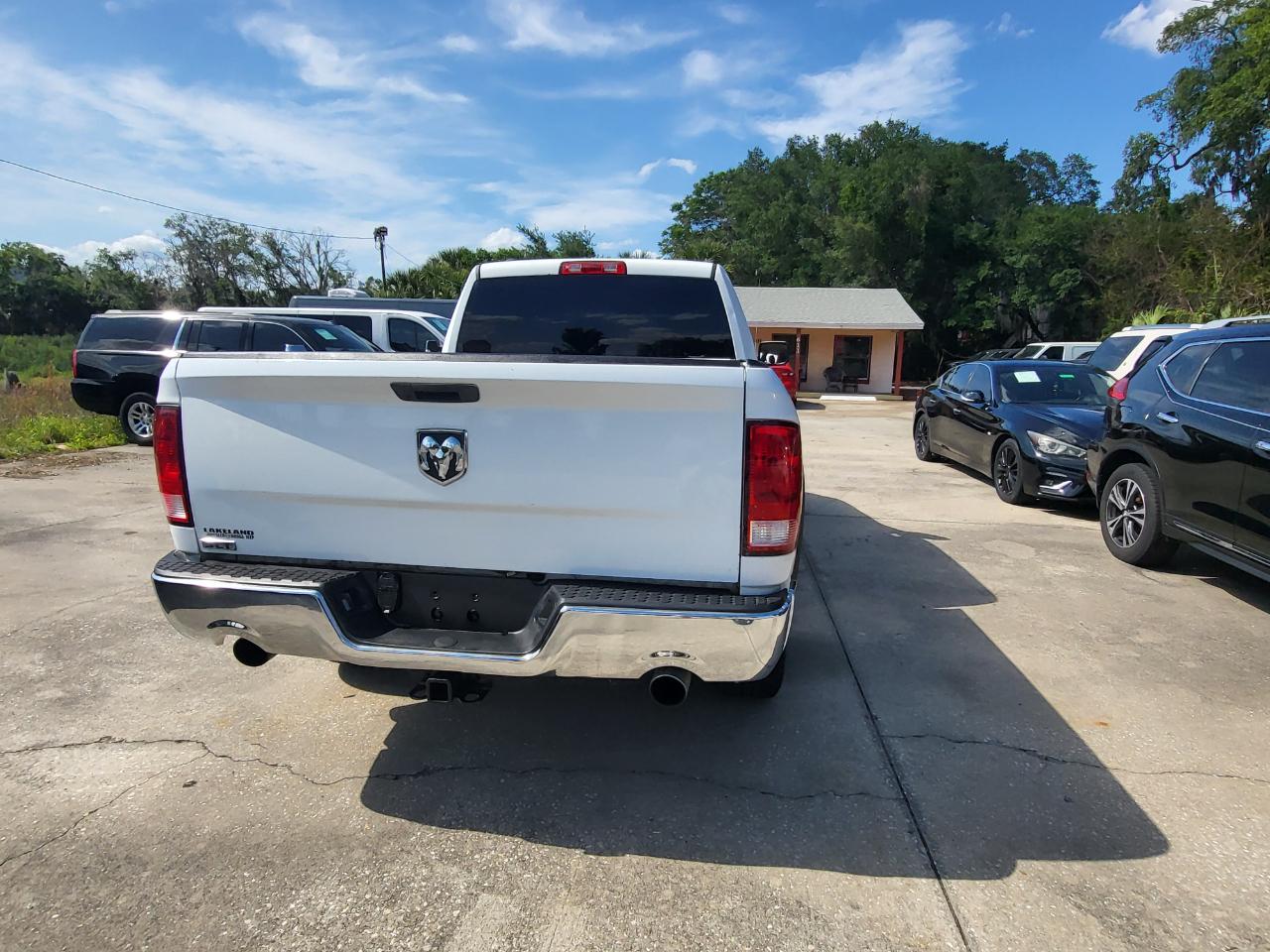 RAM 1500 SLT Quad Cab 2WD 2016