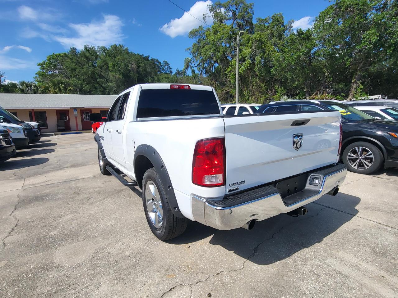 RAM 1500 SLT Quad Cab 2WD 2016