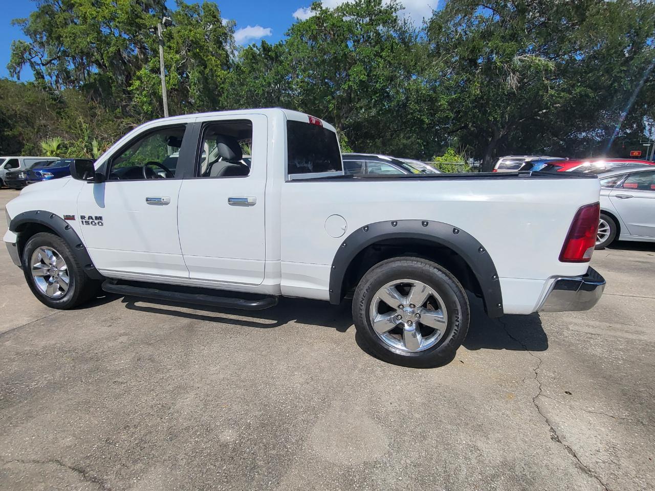 RAM 1500 SLT Quad Cab 2WD 2016