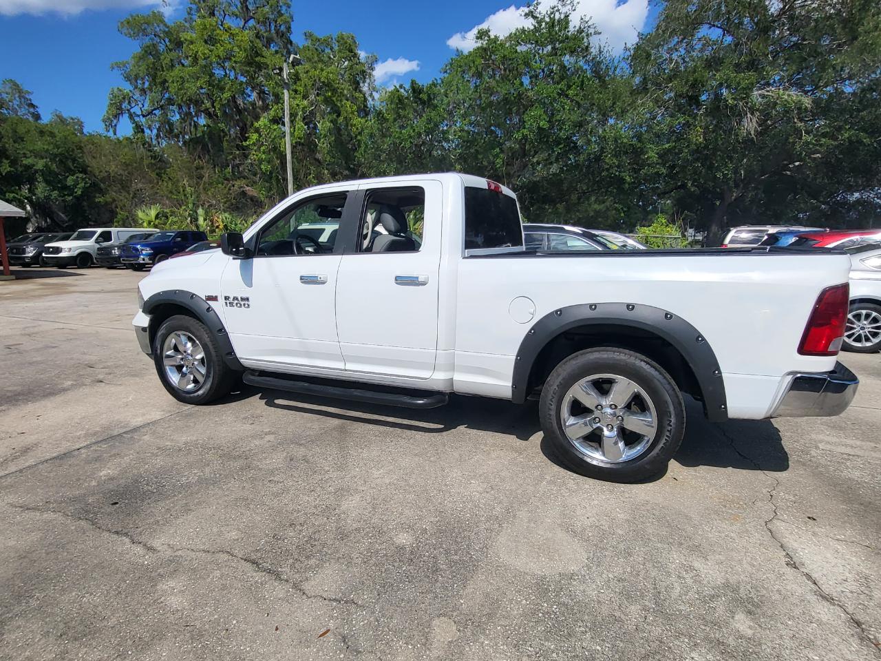 RAM 1500 SLT Quad Cab 2WD 2016