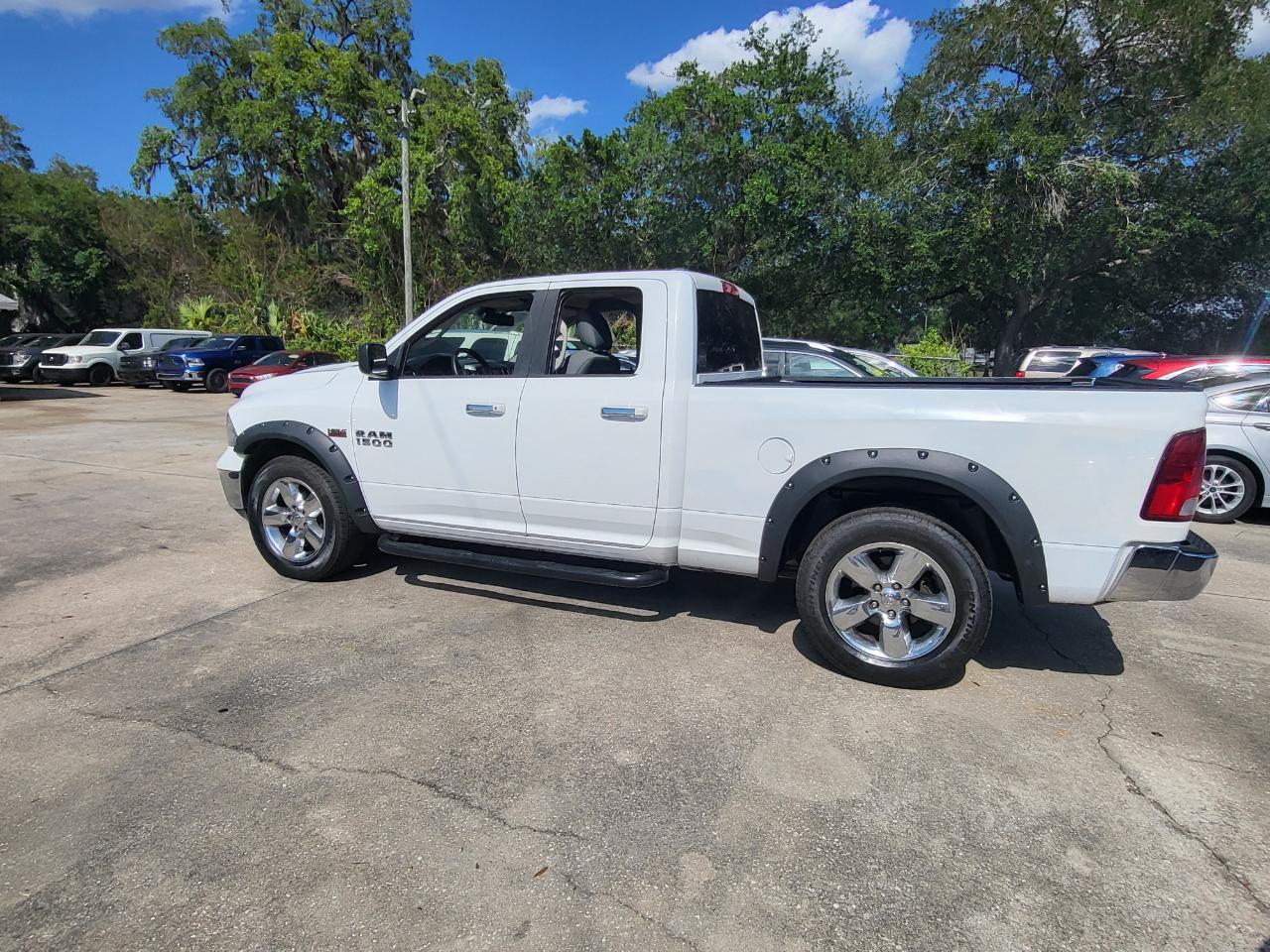 RAM 1500 SLT Quad Cab 2WD 2016