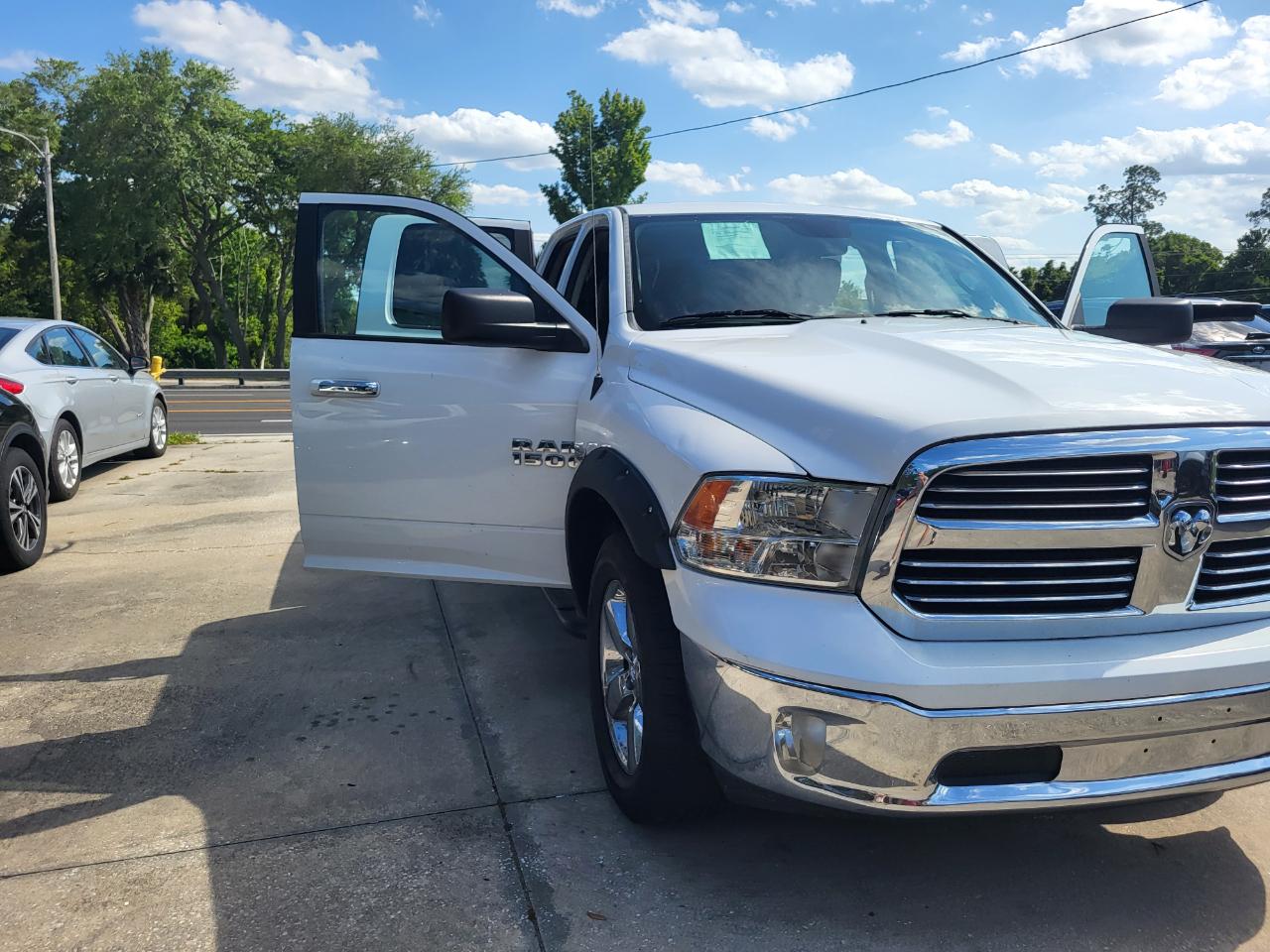 RAM 1500 SLT Quad Cab 2WD 2016
