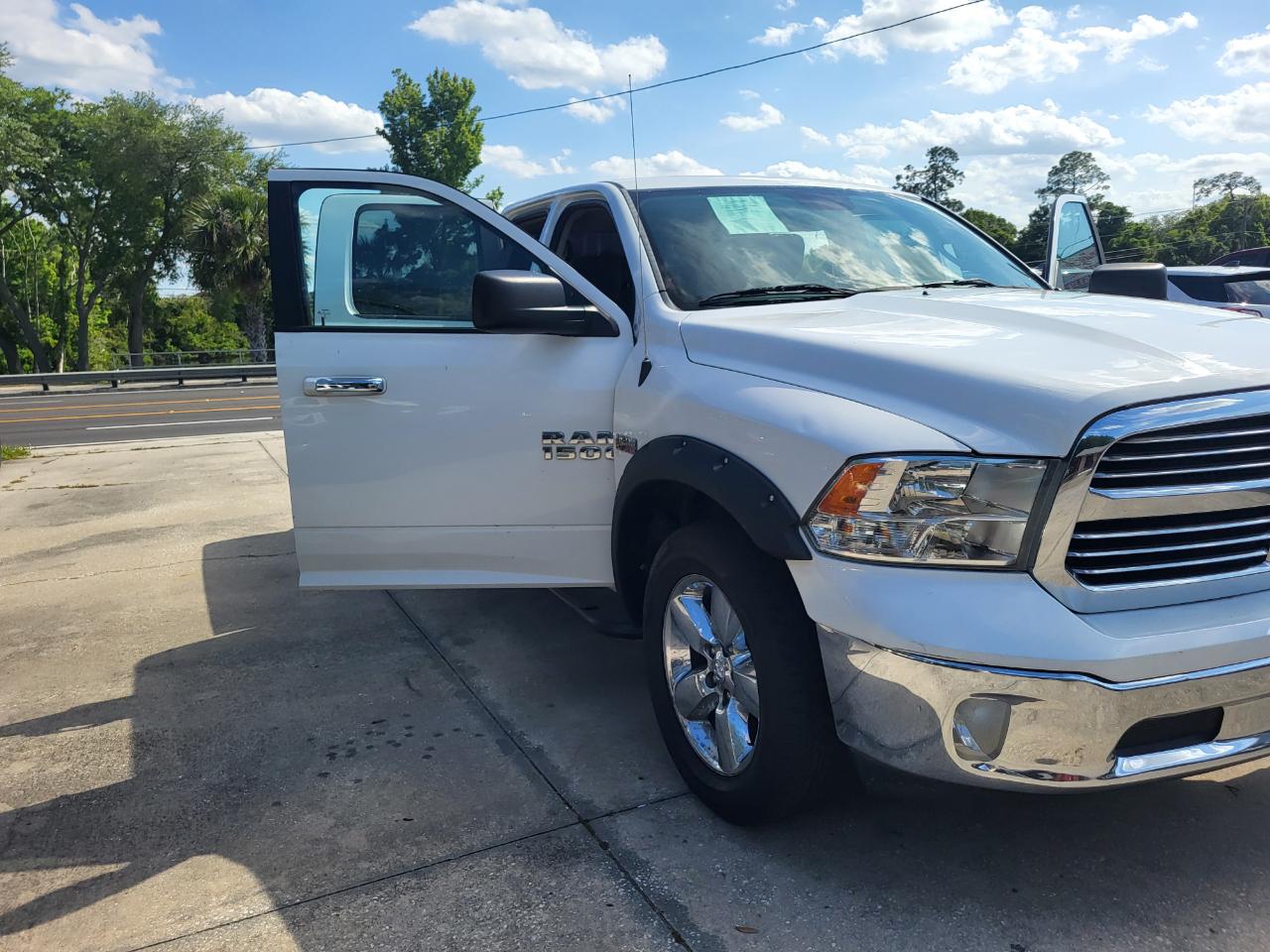 RAM 1500 SLT Quad Cab 2WD 2016