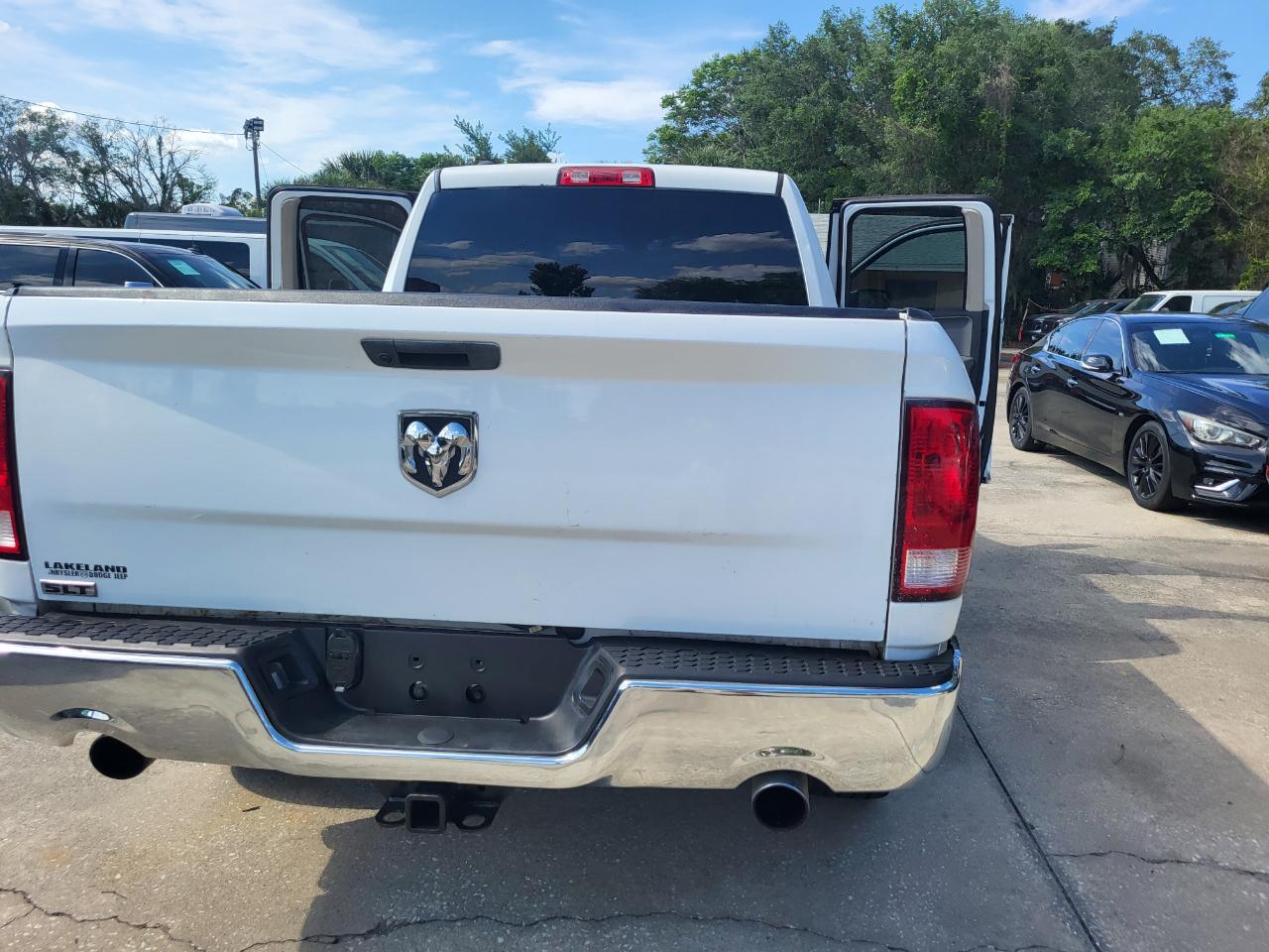 RAM 1500 SLT Quad Cab 2WD 2016
