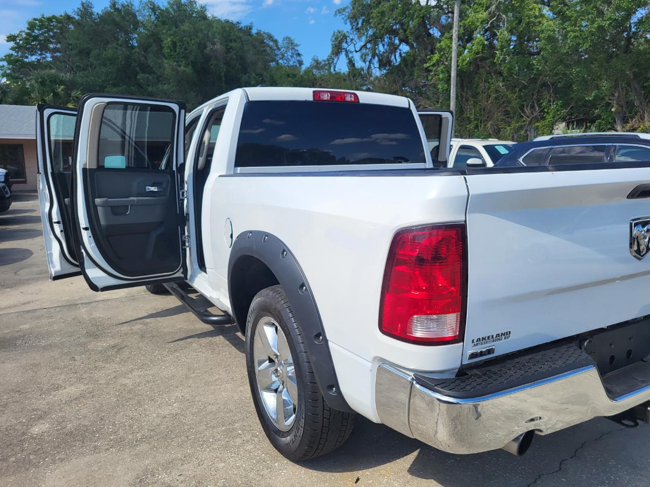 RAM 1500 SLT Quad Cab 2WD 2016