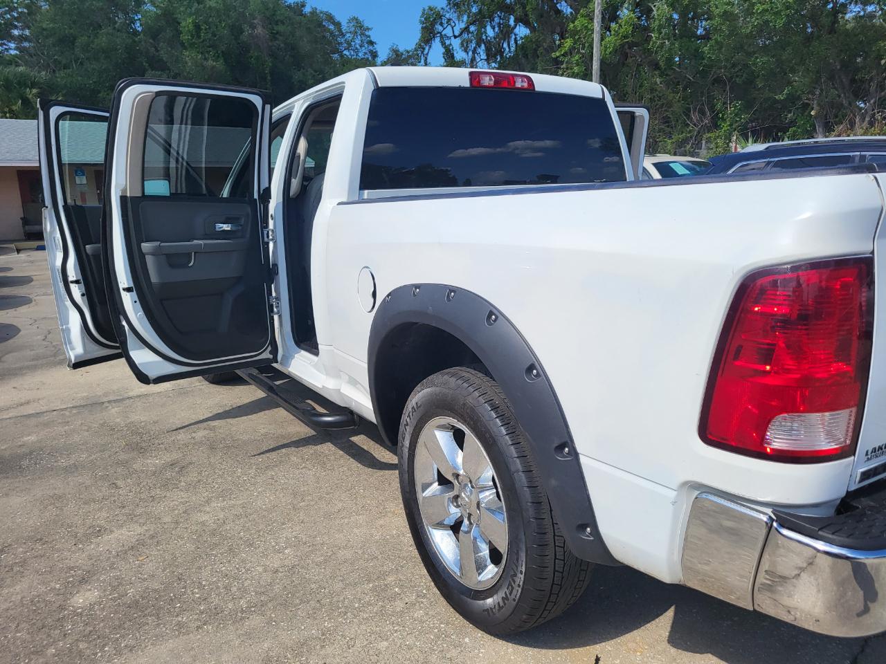 RAM 1500 SLT Quad Cab 2WD 2016