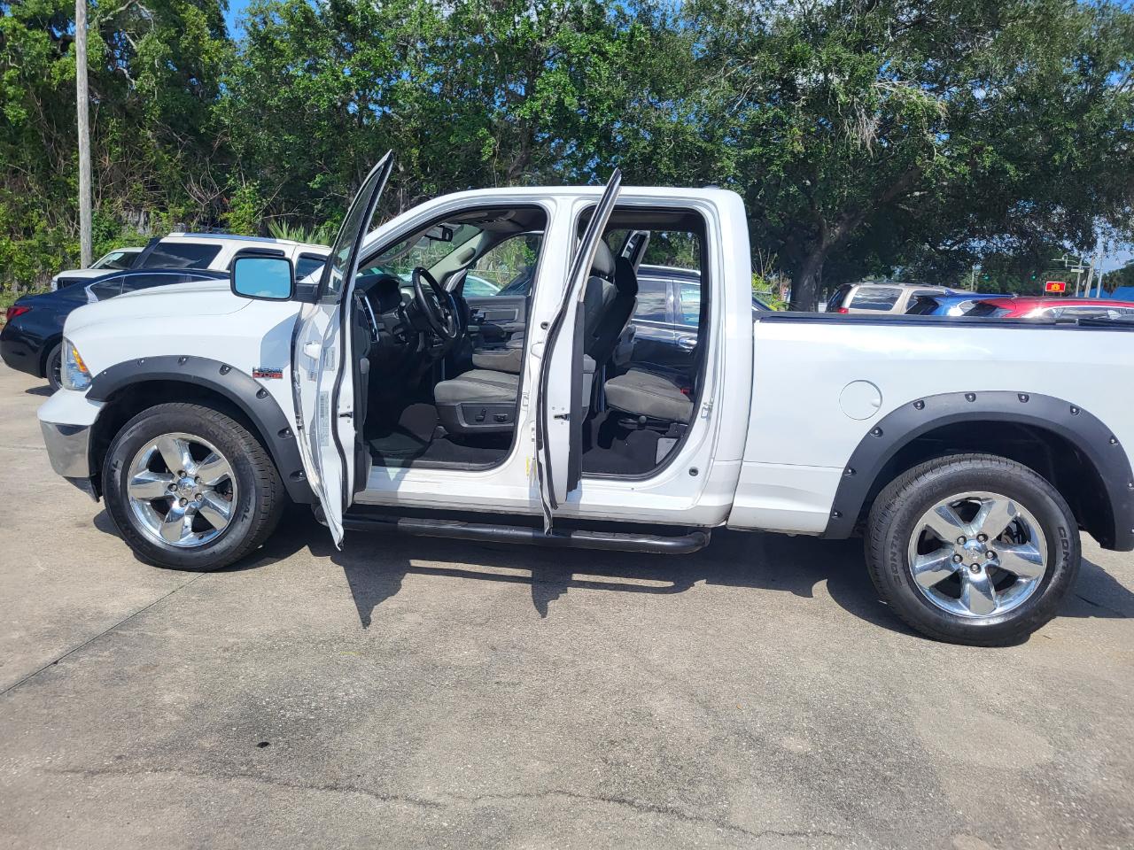 RAM 1500 SLT Quad Cab 2WD 2016