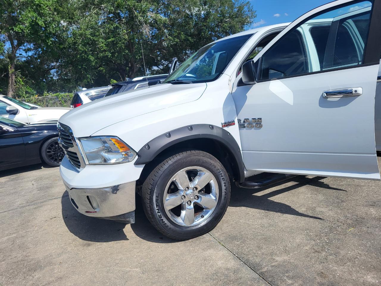 RAM 1500 SLT Quad Cab 2WD 2016