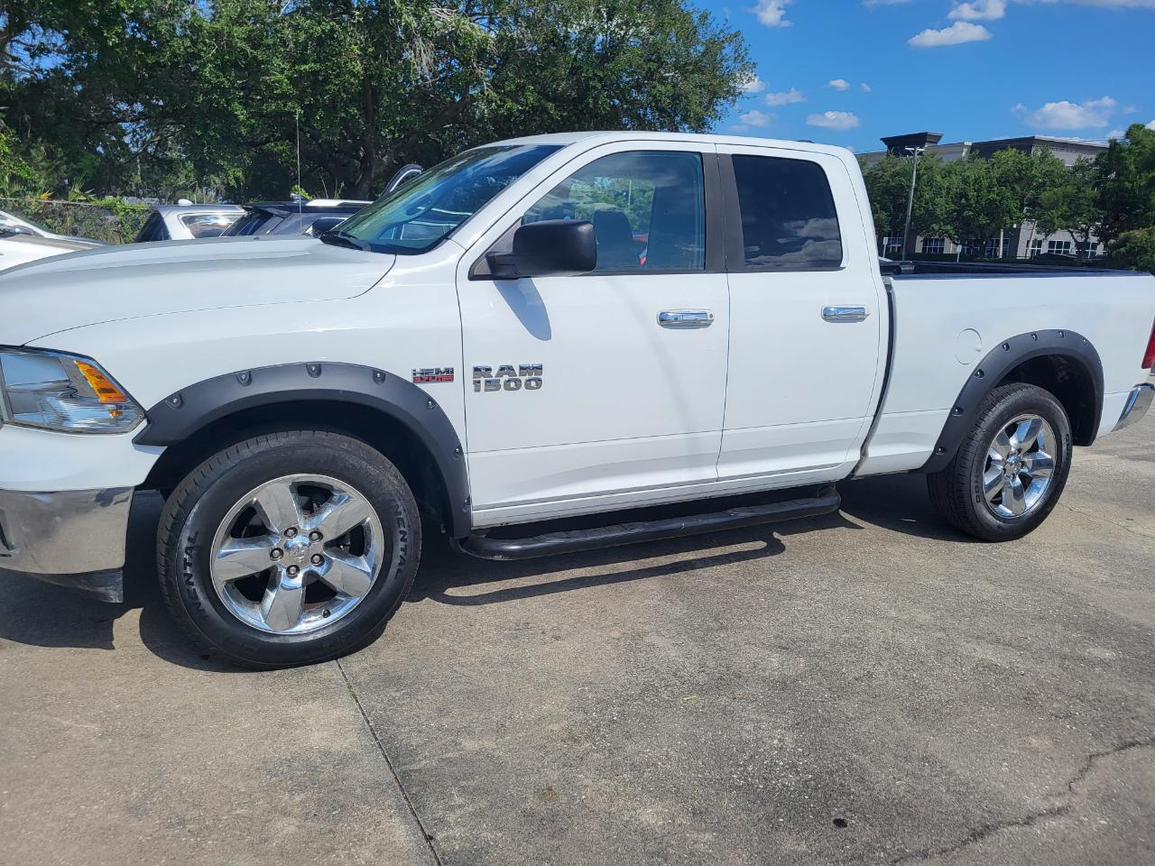 RAM 1500 SLT Quad Cab 2WD 2016