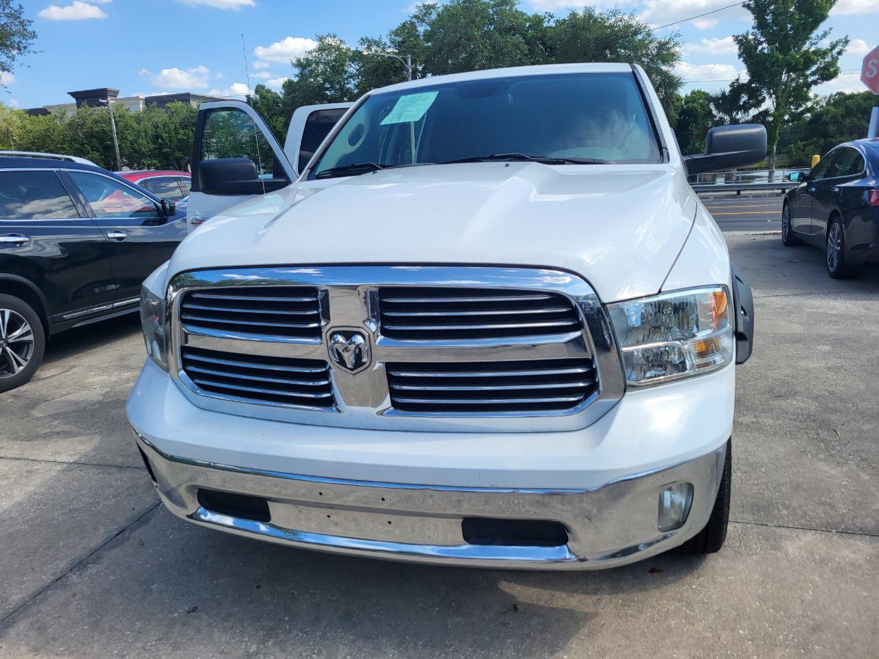 RAM 1500 SLT Quad Cab 2WD 2016