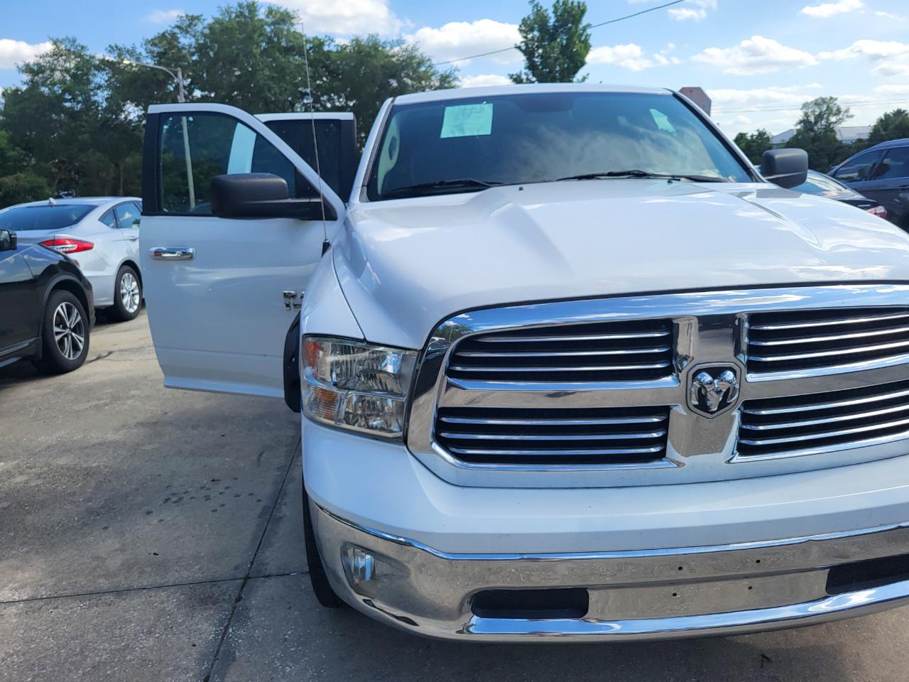 RAM 1500 SLT Quad Cab 2WD 2016