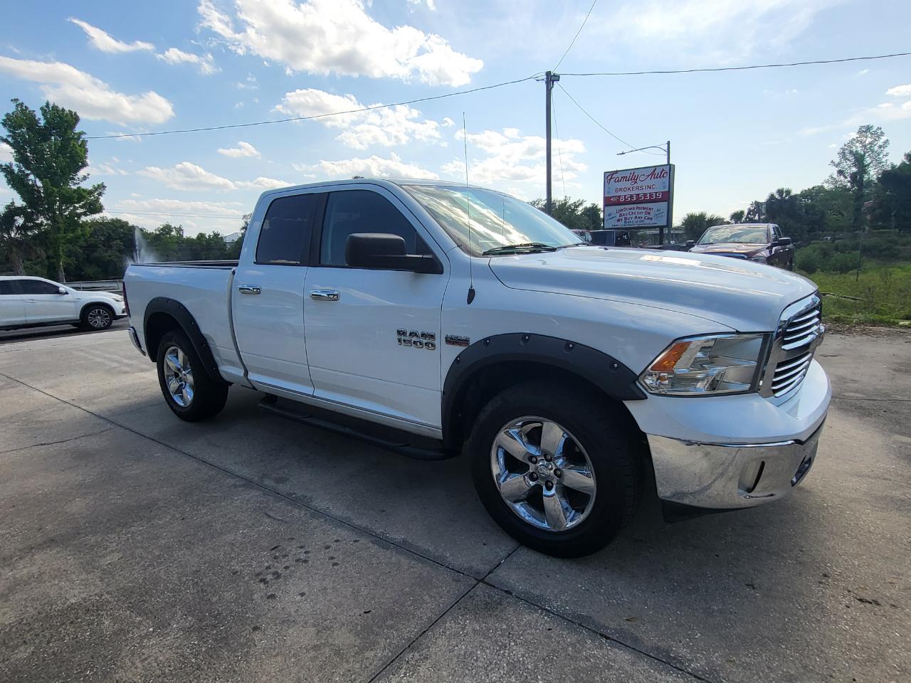 RAM 1500 SLT Quad Cab 2WD 2016