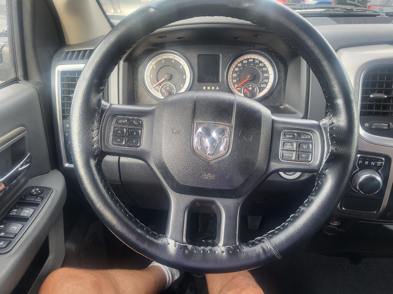 RAM 1500 SLT Quad Cab 2WD 2016