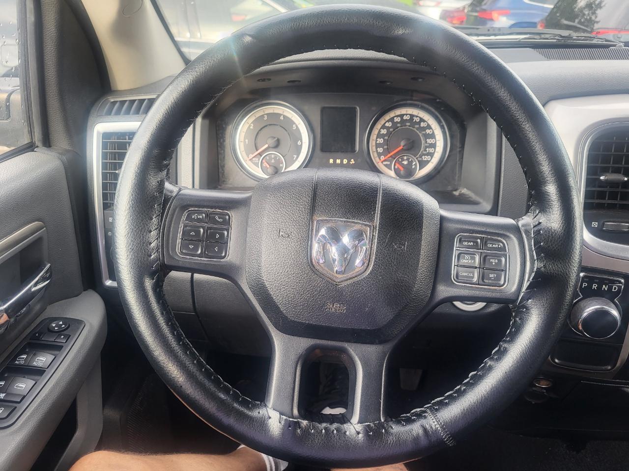 RAM 1500 SLT Quad Cab 2WD 2016