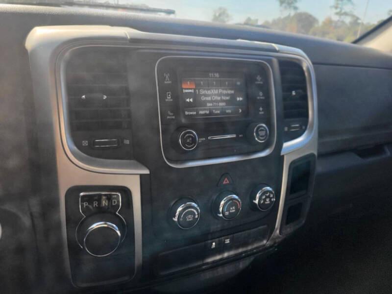 RAM 1500 SLT Quad Cab 2WD 2016