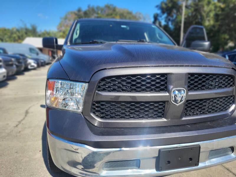 RAM 1500 SLT Quad Cab 2WD 2016