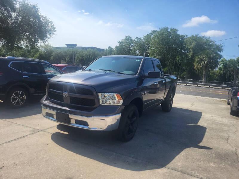RAM 1500 SLT Quad Cab 2WD 2016