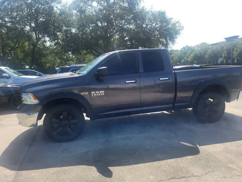RAM 1500 SLT Quad Cab 2WD 2016