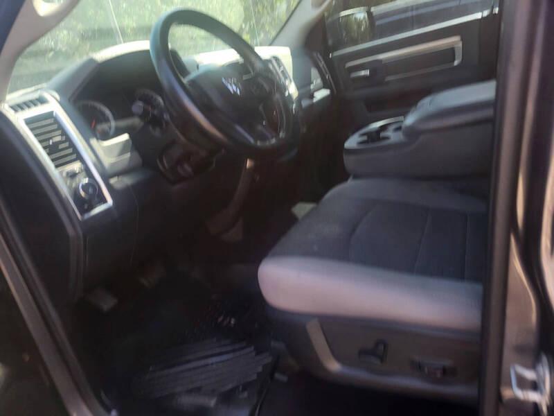 RAM 1500 SLT Quad Cab 2WD 2016
