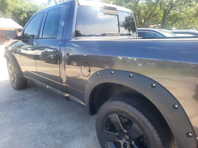 RAM 1500 SLT Quad Cab 2WD 2016