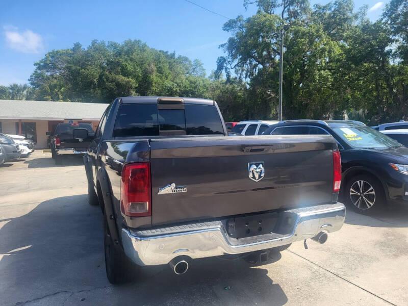 RAM 1500 SLT Quad Cab 2WD 2016
