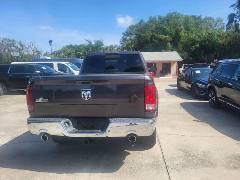 RAM 1500 SLT Quad Cab 2WD 2016