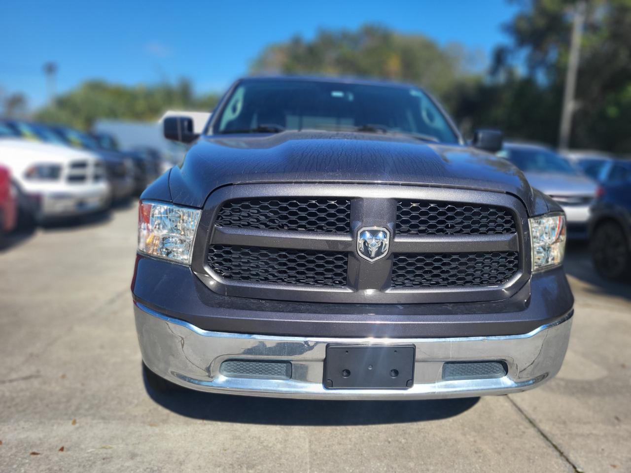 RAM 1500 SLT Quad Cab 2WD 2016