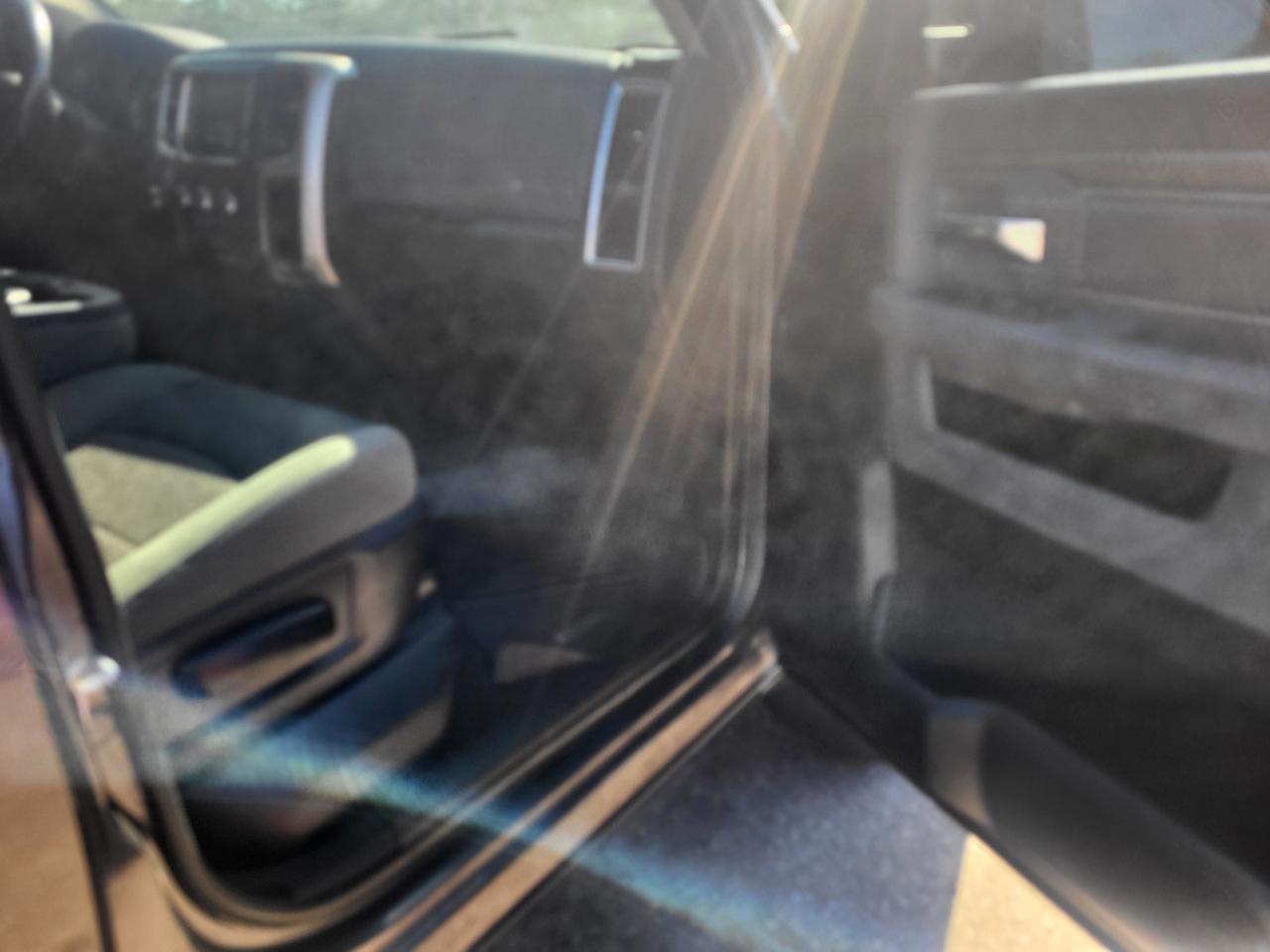 RAM 1500 SLT Quad Cab 2WD 2016