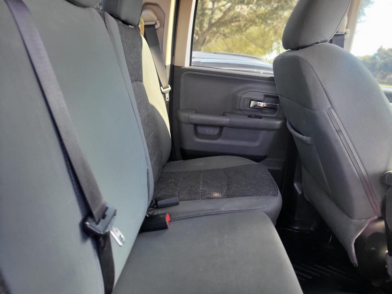 RAM 1500 SLT Quad Cab 2WD 2016