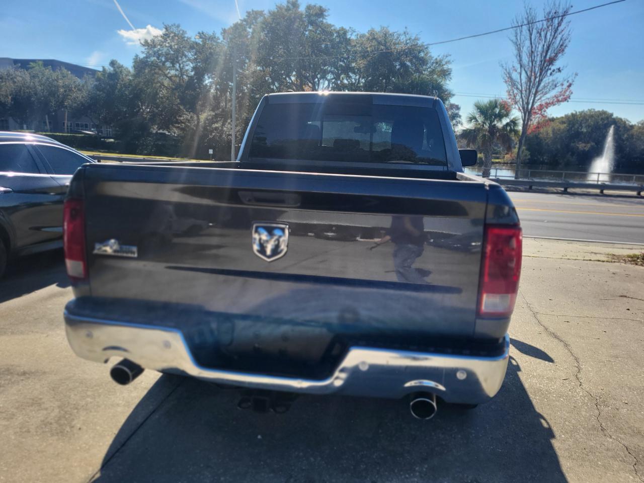RAM 1500 SLT Quad Cab 2WD 2016