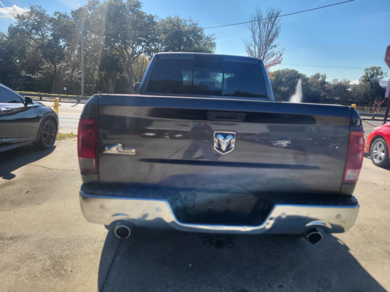 RAM 1500 SLT Quad Cab 2WD 2016